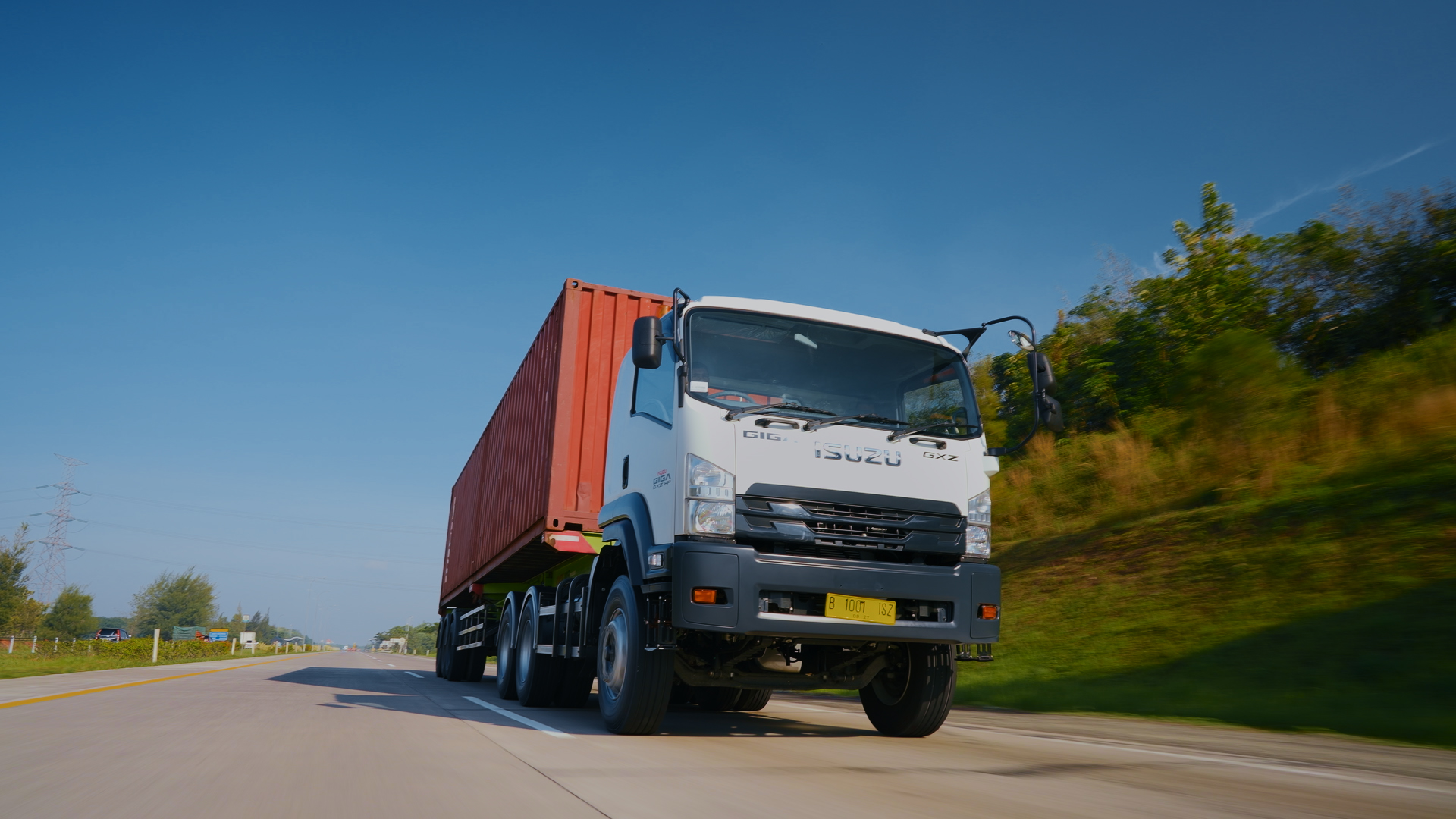 Isuzu Perkuat Peran di Sektor Transportasi, Andalkan 130 Outlet dan 165 Bengkel Berjalan