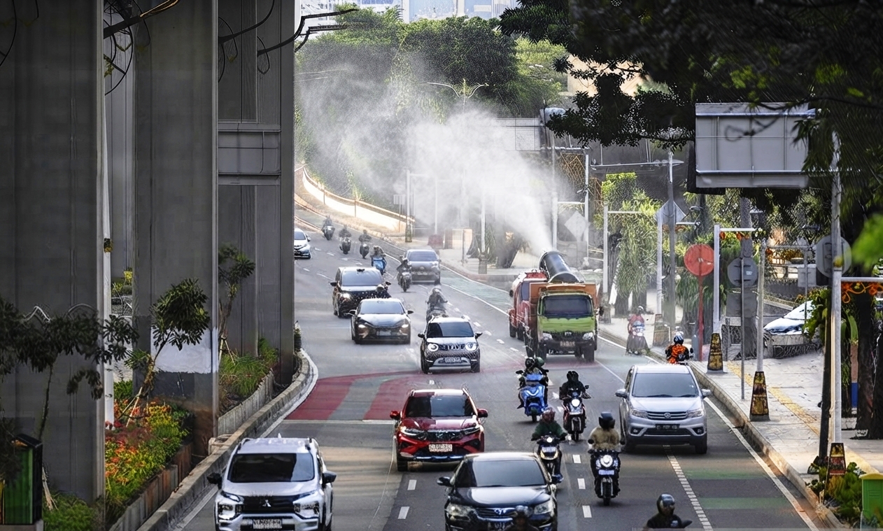 Udara Jakarta Masuk Enam Terburuk di Dunia Hari Ini