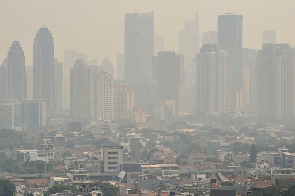 Asap Karhutla Mulai Menjauh dari Jakarta, Belum Hilang dari Kalimantan