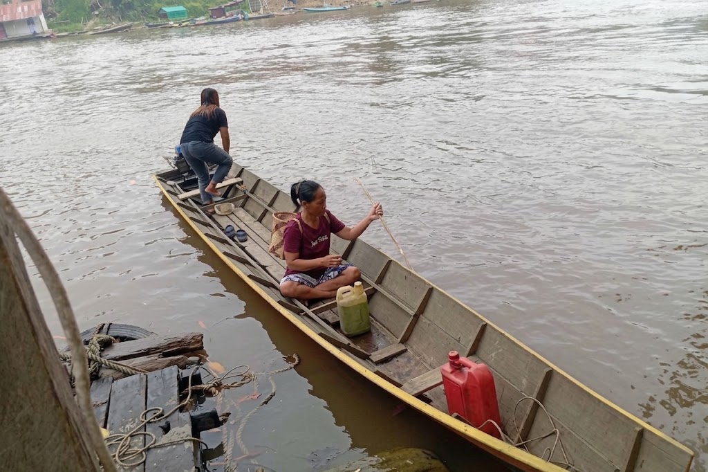 Perahu Angkut 8.000 Liter, Mobil Hanya 1.000 Liter: Perjuangan Pasok BBM ke Mahulu