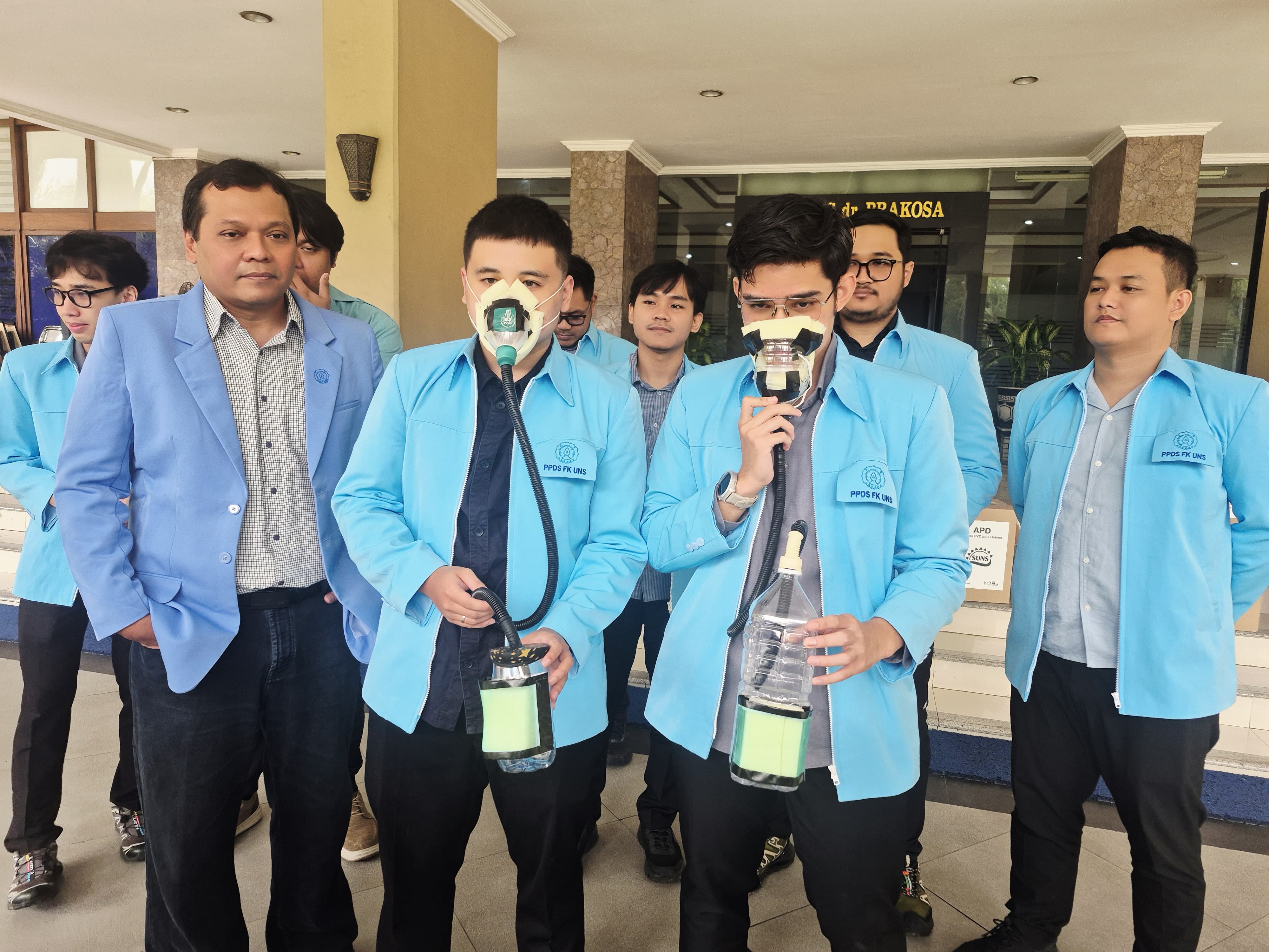 Hadapi Asap Karhutla, UNS Kembangkan Pemurni Udara dari Botol Bekas