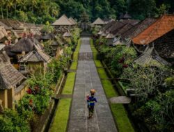 Kurs Rupiah Melemah, Kemenparekraf: Wisata di Indonesia Saja