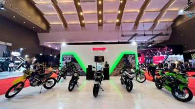 Kawasaki Bawa Ninja ZX-25R dan Promo Menarik di IIMS 2024