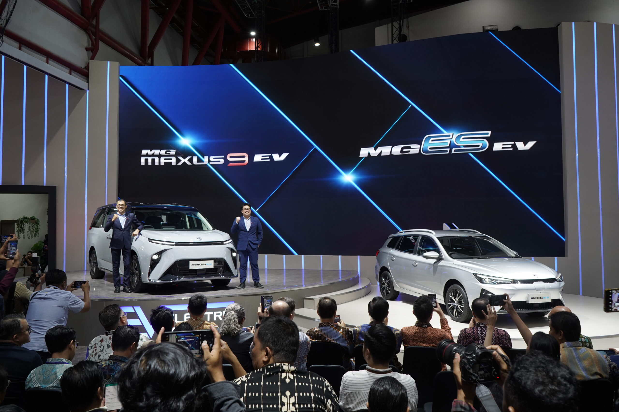 MG Kenalkan 2 Mobil Listrik ES EV dan Maxus 9 di IIMS 2024 - apakabar.co.id