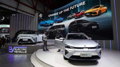 MG Kenalkan 2 Mobil Listrik ES EV dan Maxus 9 di IIMS 2024 - apakabar.co.id