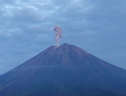 Semeru Kembali Erupsi, Letusan Setinggi 1 Km