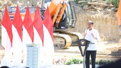 Jokowi Groundbreaking Kantor Bank Mandiri di IKN