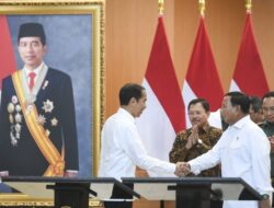 Jadi Jenderal, Prabowo Terima Kenaikan Pangkat dari Presiden Jokowi