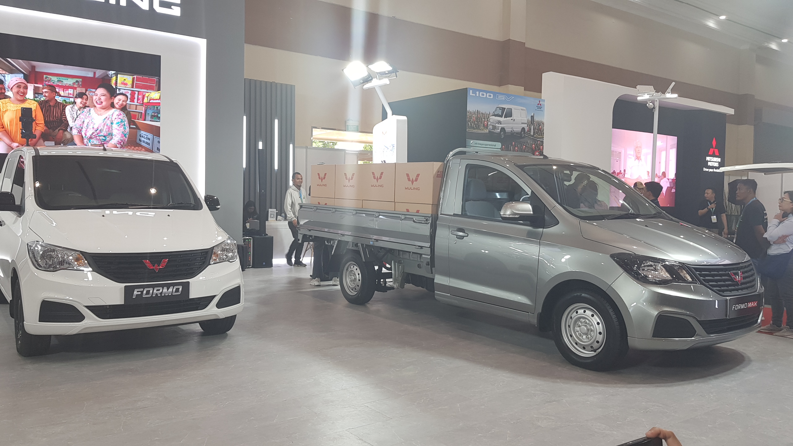 Wuling Formo Max hadir si GIICOMVEC 2024 - apakabar.co.id