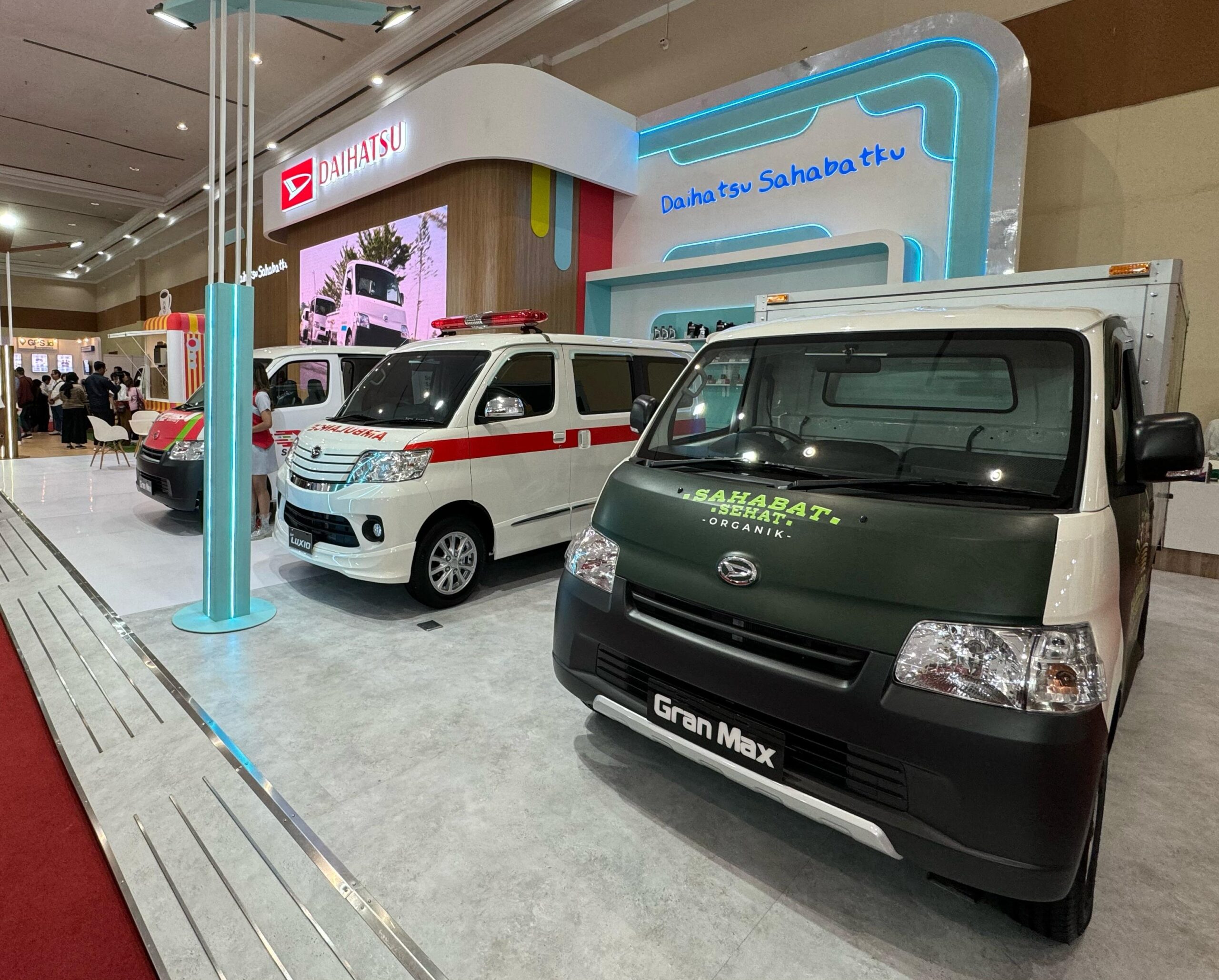 Daihatsu Tampilkan Gran Max dan Luxio yang Disulap Jadi Ambulans di GIICOMVEC 2024 - apakabar.co.id