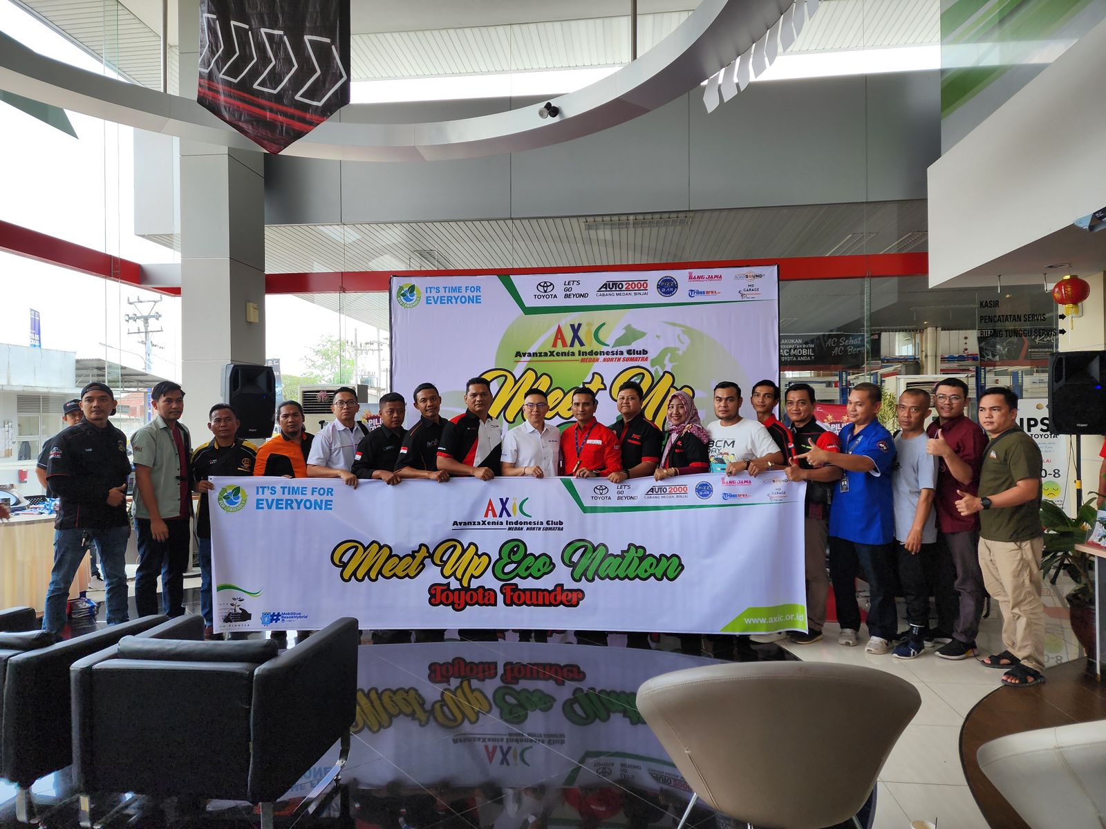 Kopdar lintas komunitas antara AXIC dan Toyora Carbon Fighter di Medan - apakabar.co.id