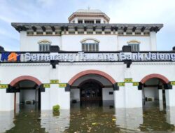 Banjir Mengepung Semarang, Penumpang KA Stasiun Tawang Dialihkan