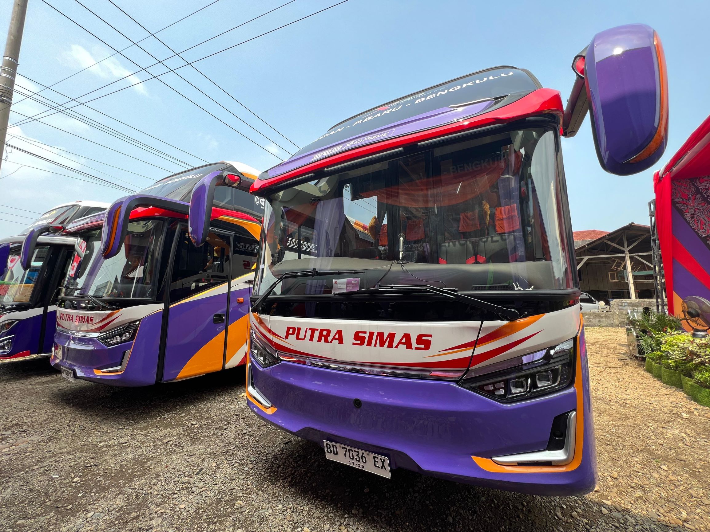 Bus baru PO Putra Simas gunakan sasis Hino RM 280 ABS - apakabar.co.id