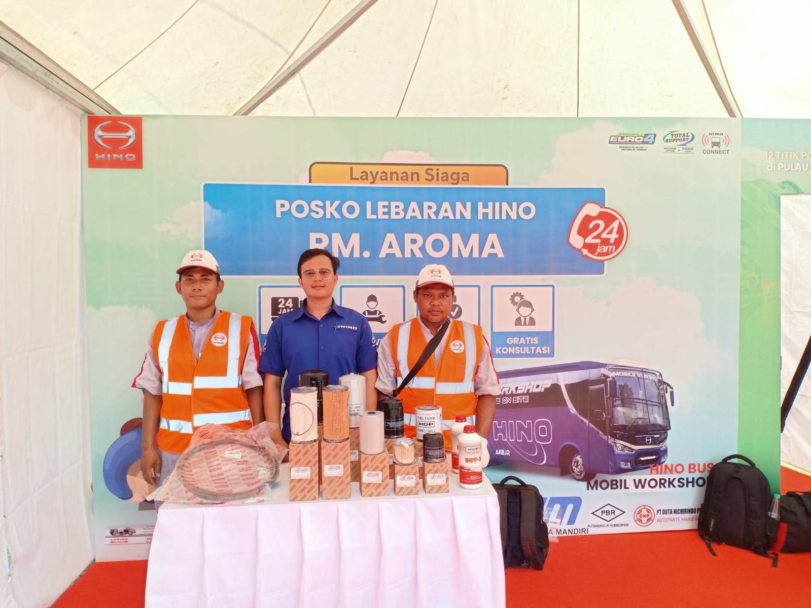 Posko Lebaran Hino di RM Aroma - Cirebon - apakabar.co.id