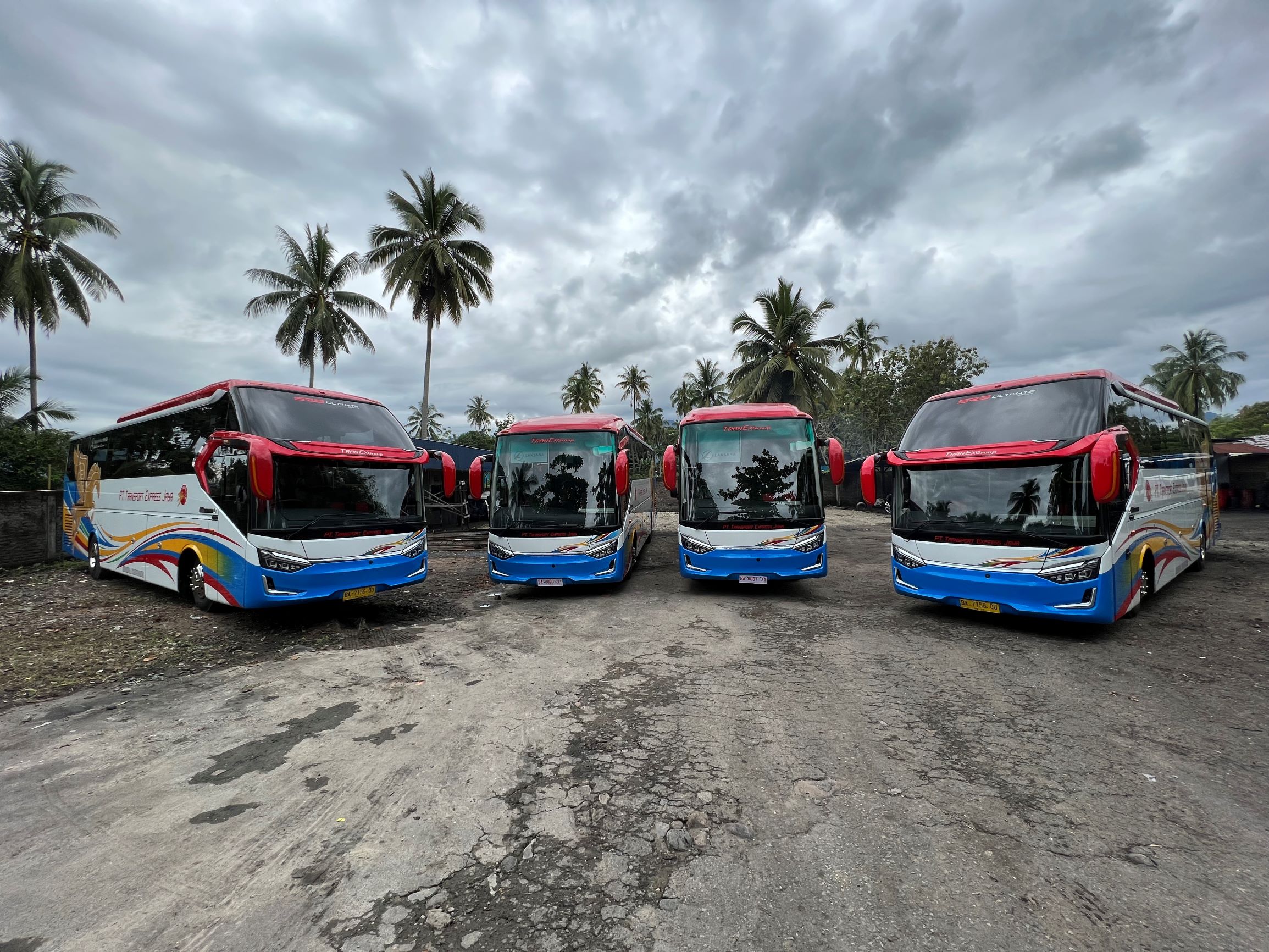 Unit Terbaru PO Tranex Hino Bus RM 280 ABS wide air suspension Euro4 - apakabar.co.id