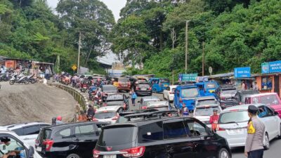 Kepadatan Arus Balik Terjadi di Jalur Wisata Puncak Bogor