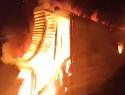 Diduga Korsleting, Gudang Barang Bekas di Cengkareng Terbakar