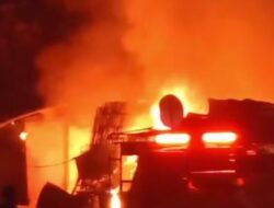 Empat Kios di Cipanas Hangus Terbakar karena Arus Pendek Listrik