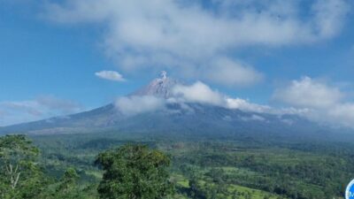 Sabtu Pagi, Semeru Enam Kali Erupsi Terus Menerus 