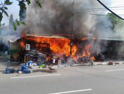 Akibat Gas Bocor, Kerugian Empat Toko Terbakar di Rawamangun Capai Rp 200 Juta