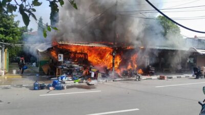 Akibat Gas Bocor, Kerugian Empat Toko Terbakar di Rawamangun Capai Rp 200 Juta