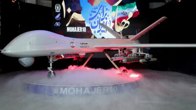 Drone tempur Iran Mohajer-10 saat dipamerkan pada Agustus 2023 - apakabar.co.id