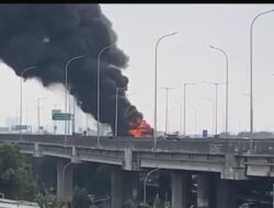 Biang Bus Pembakal Kalsel Terbakar di Tol Tanjung Priok