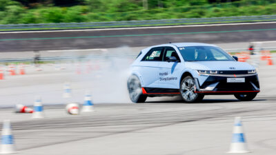 Jajal Beragam Fitur, Hyundai Ioniq 5 N Digeber di Trek Lintasan Balap