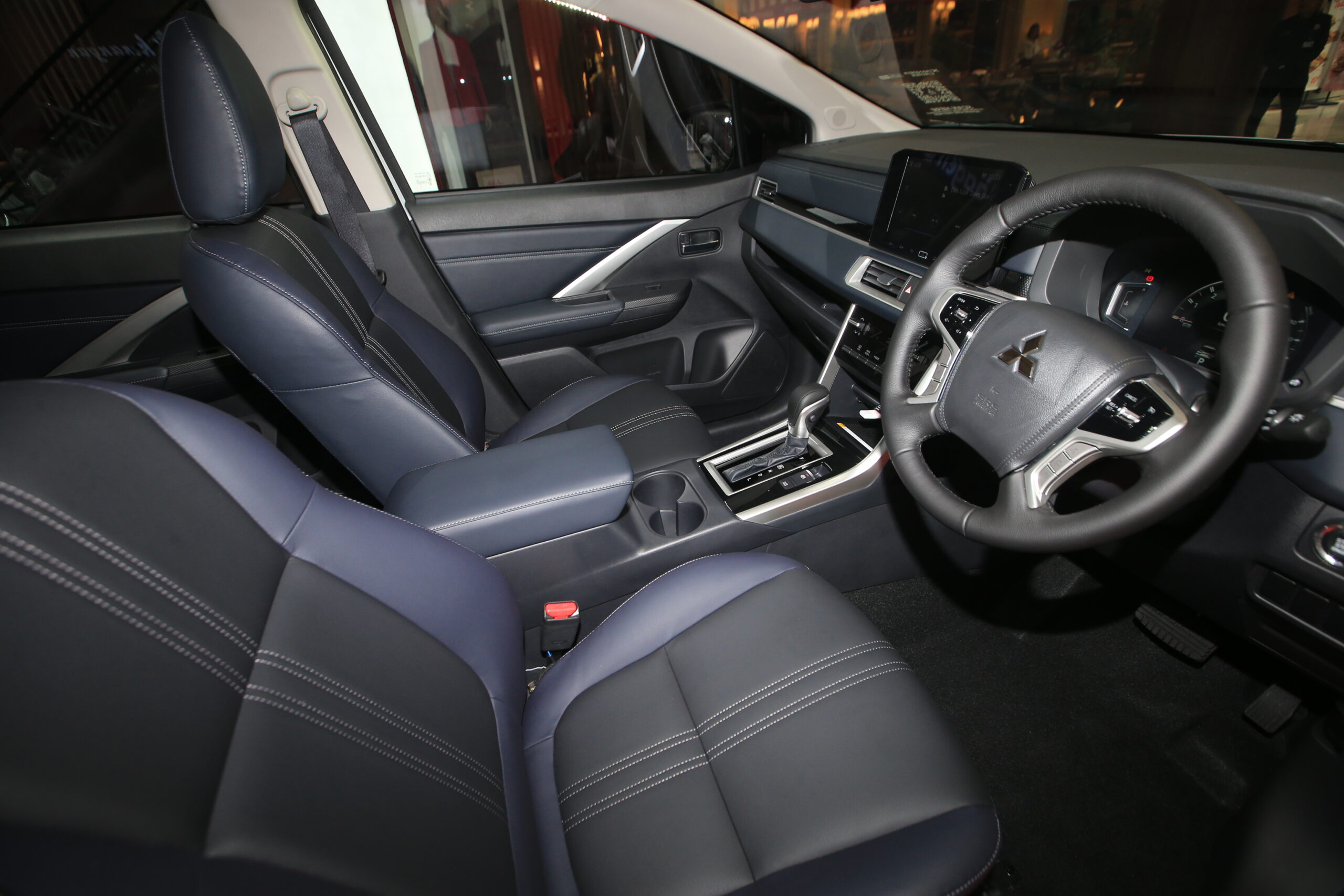 Interior mitsubishi xpander cross elite limited edition - apakabar.co.id