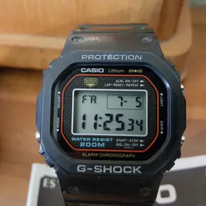 Jam tangan G-Shock DW-5000C-1A - apakabar.co.id