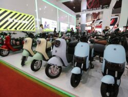 Beragam Motor Listrik Tebar Diskon Jutaan Rupiah di Jakarta Fair 2024