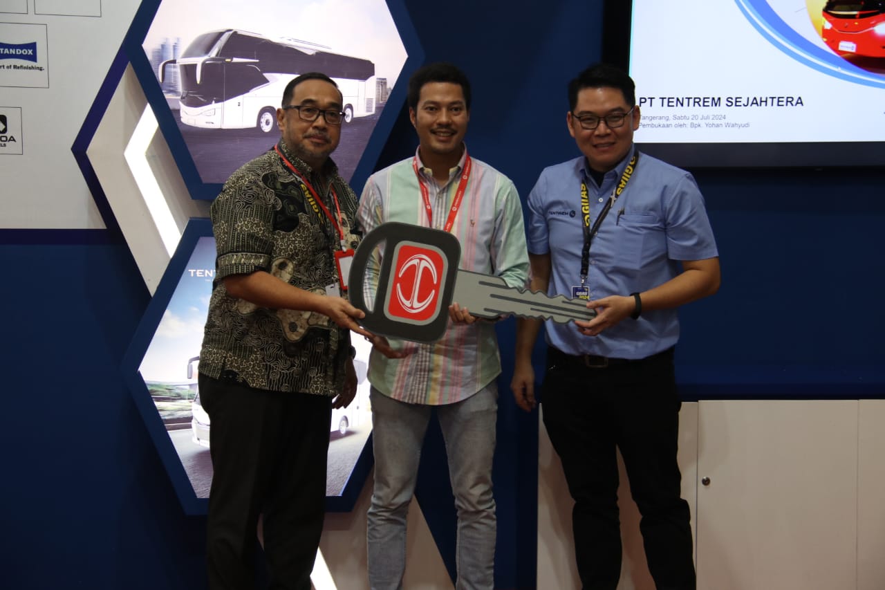 Apakabar.co.id - Hino Bus RK 280 ABS kepada PO Primajasa di GIIAS 2024