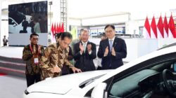 Presiden Jokowi meresmikan pabrik baterai milik Hyundai dan LG di Indonesia, Rabu (3/7) - apakabar.co.id