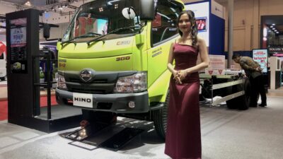 Hino menawarkan promo cicilan ringan untuk pelanggan yang membeli Hino 300 di GIIAS 2024 - apakabar.co.id