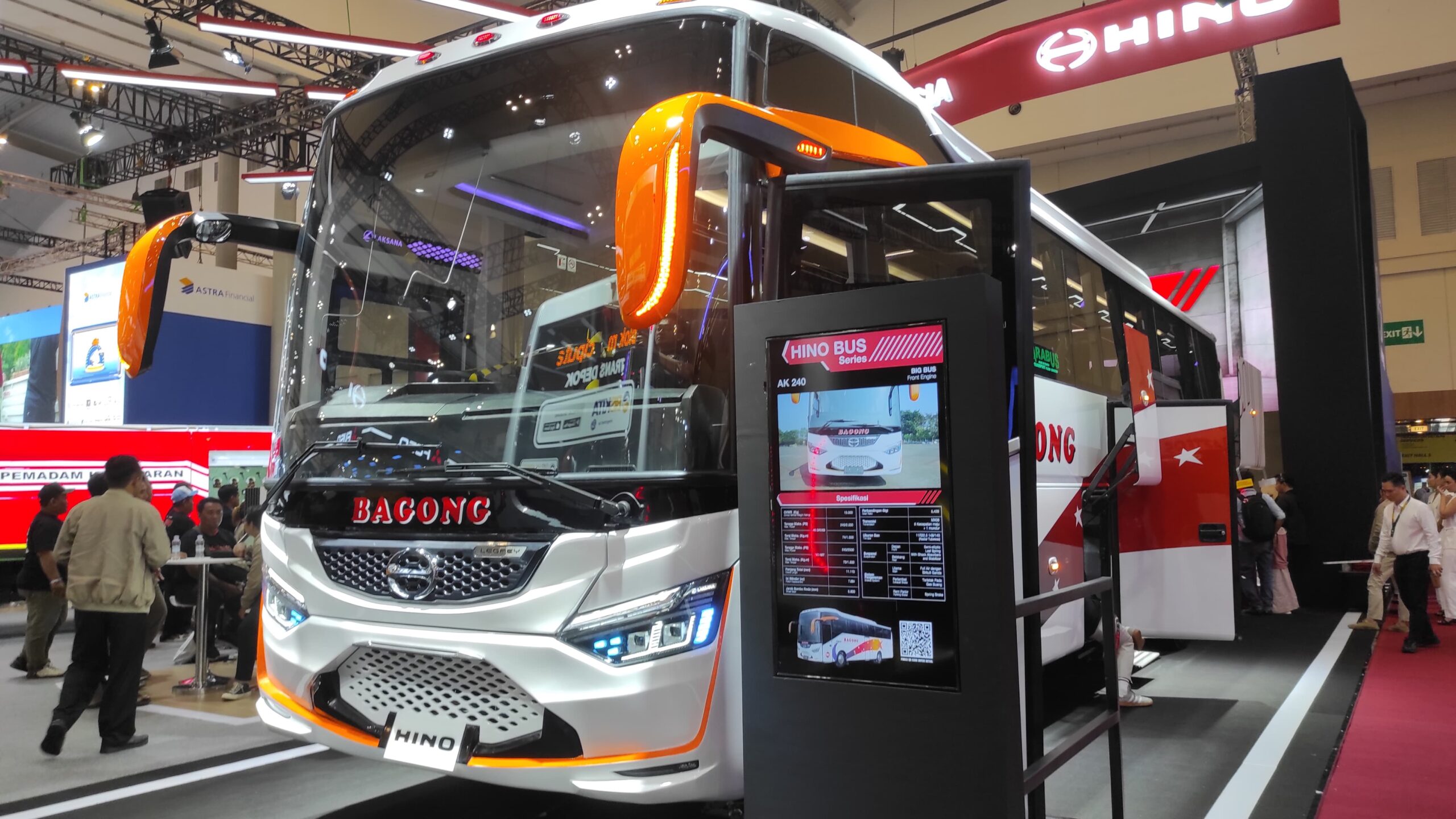 PT HMSI memajang Hino Bus AK 240 Space Frame di GIIAS 2024 - apakabar.co.id