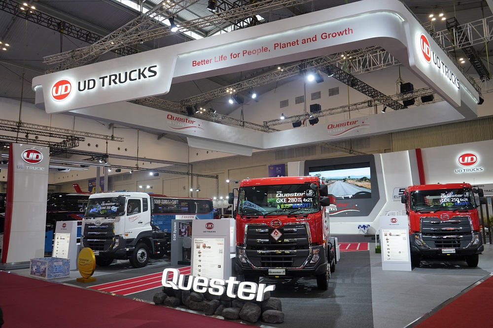 Booth UD Trucks di GIIAS 2023 - apakabar.co.id