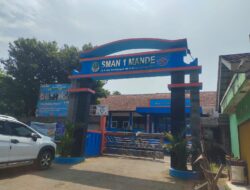 Lima Unit Komputer SMAN 1 Mande Cianjur Raib Digondol Maling