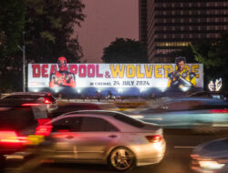 Mega Instalasi Kreatif Deadpool Wolverine Hadir di Tengah Kota Jakarta