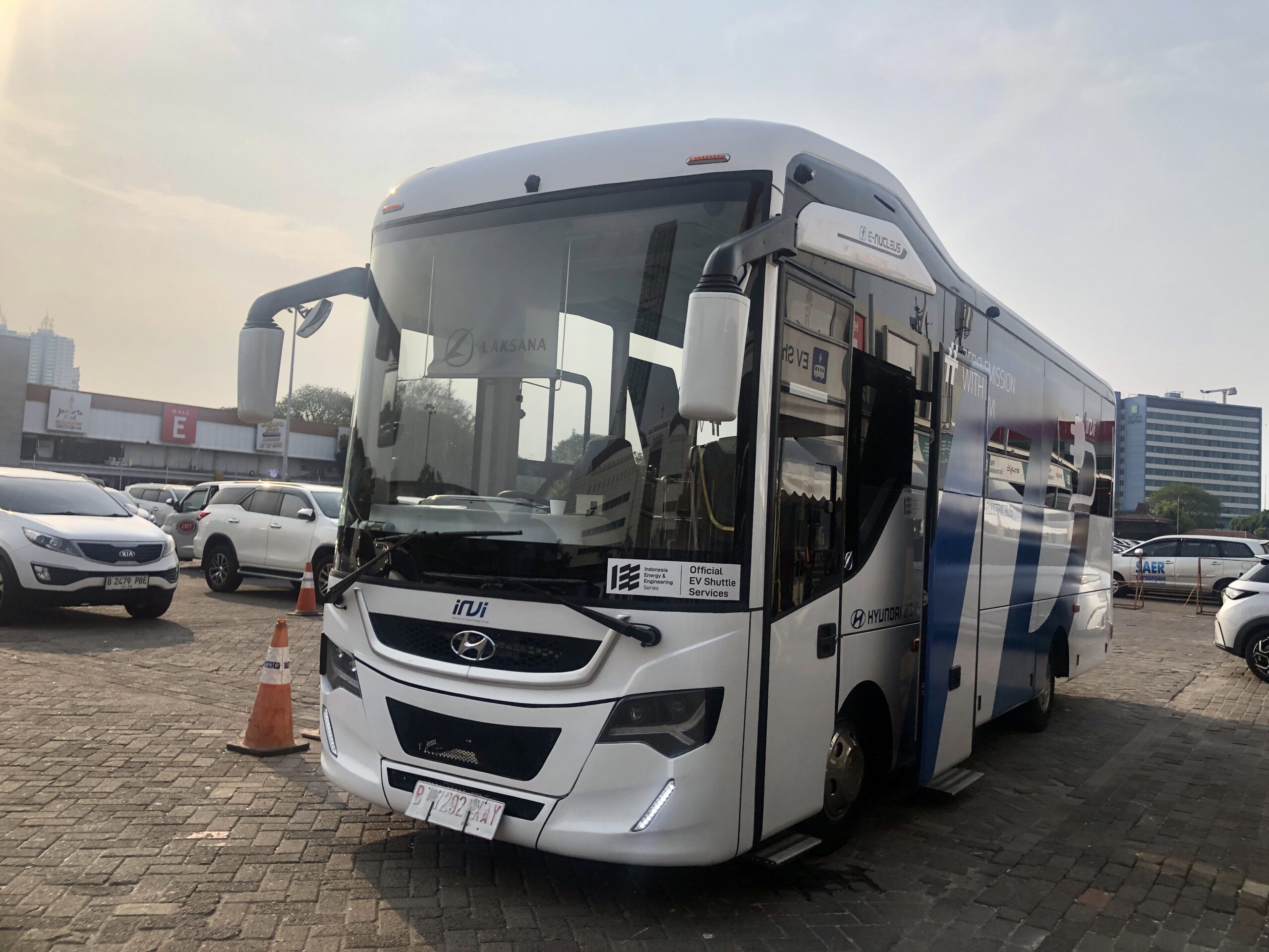 Bus listrik yang tersedia di pameran IEE Series 2024 - apakabar.co.id