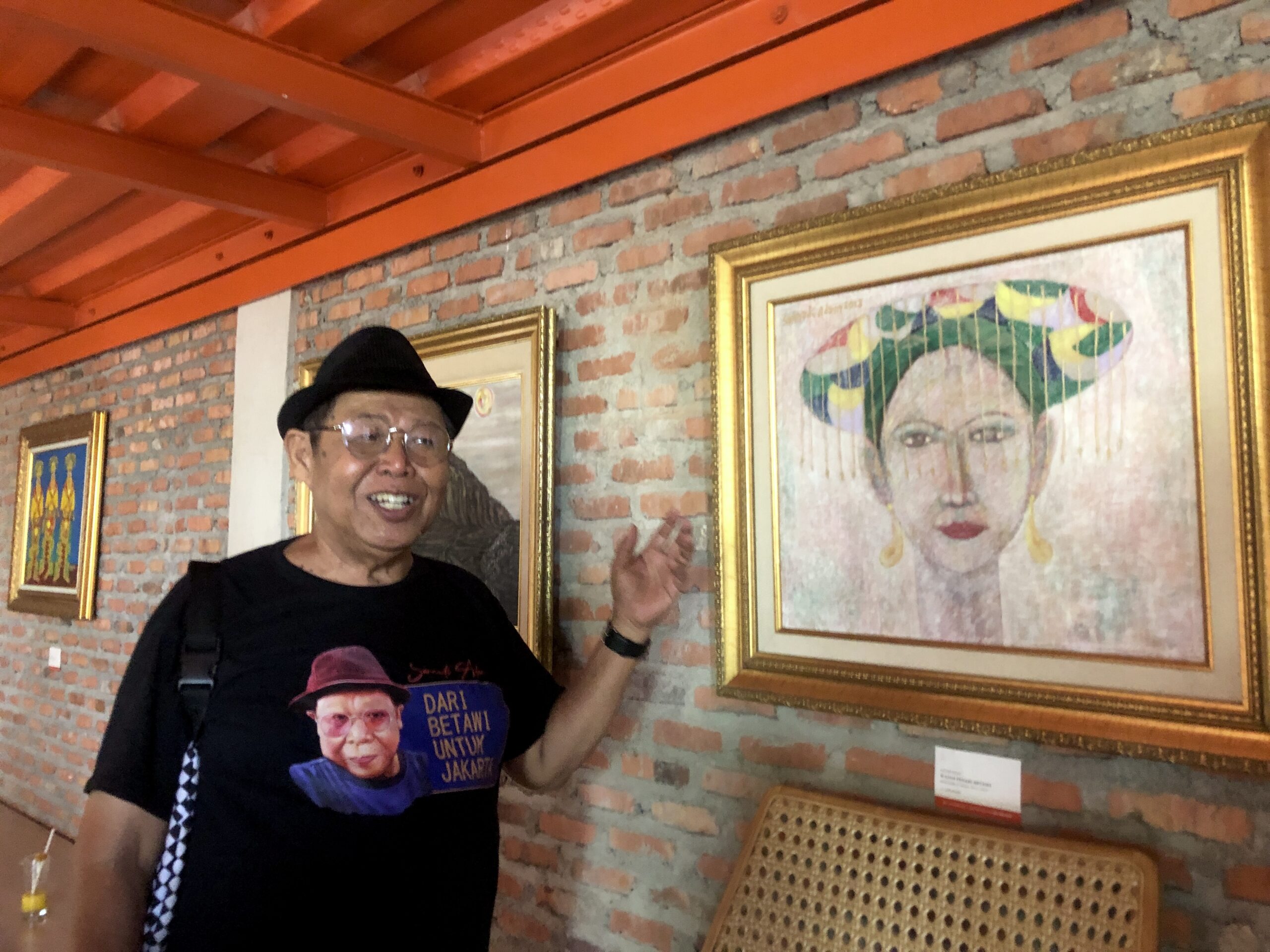 Pelukis maestro Betawi, Sarnadi Adam menggelar pameran lukisan di T-Space, Bintaro 9, Tangerang Selatan - apakabar.co.id