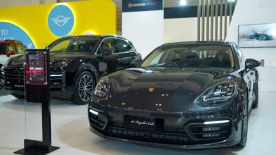 Porsche Panamera Turbo S E-Hybrid mejeng di BCA Expo 2024 - apakabar.co.id