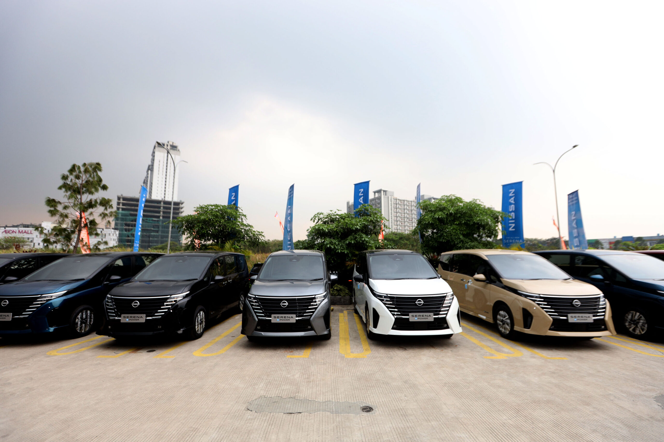 The All New Nissan Serena e-Power mulai diserahkan ke tangan konsumen - apakabar.co.id