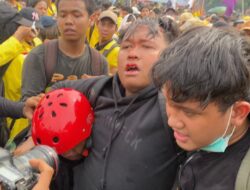 Banyak Pendemo Terluka di Kepala Saat Unjuk Rasa di Depan Gedung DPR