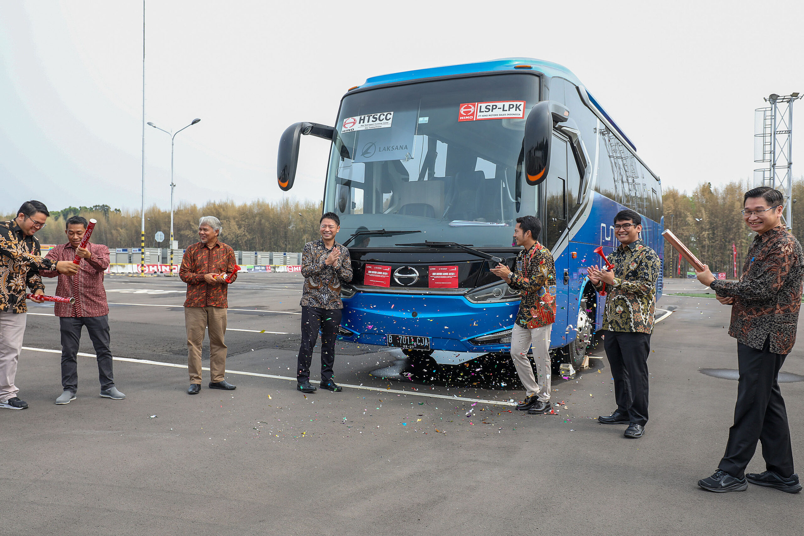 Apakabar - Hino Driving School Batch Pertama Resmi digelar