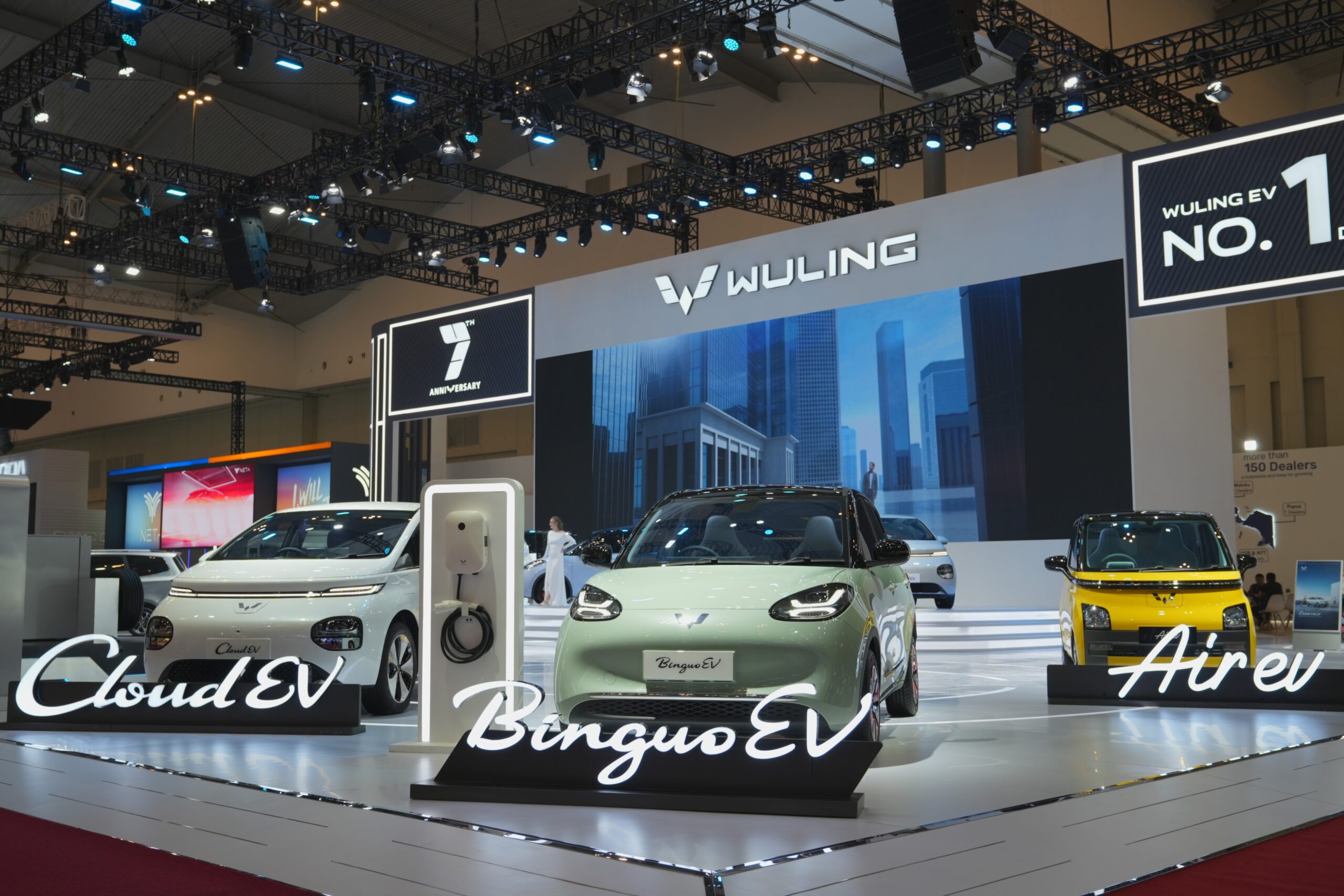 Apakabar.co.id - Semua produk Wuling EV ABC Stories, telah diproduksi di pabrik Wuling Cikarang dan telah memenuhi TKDN