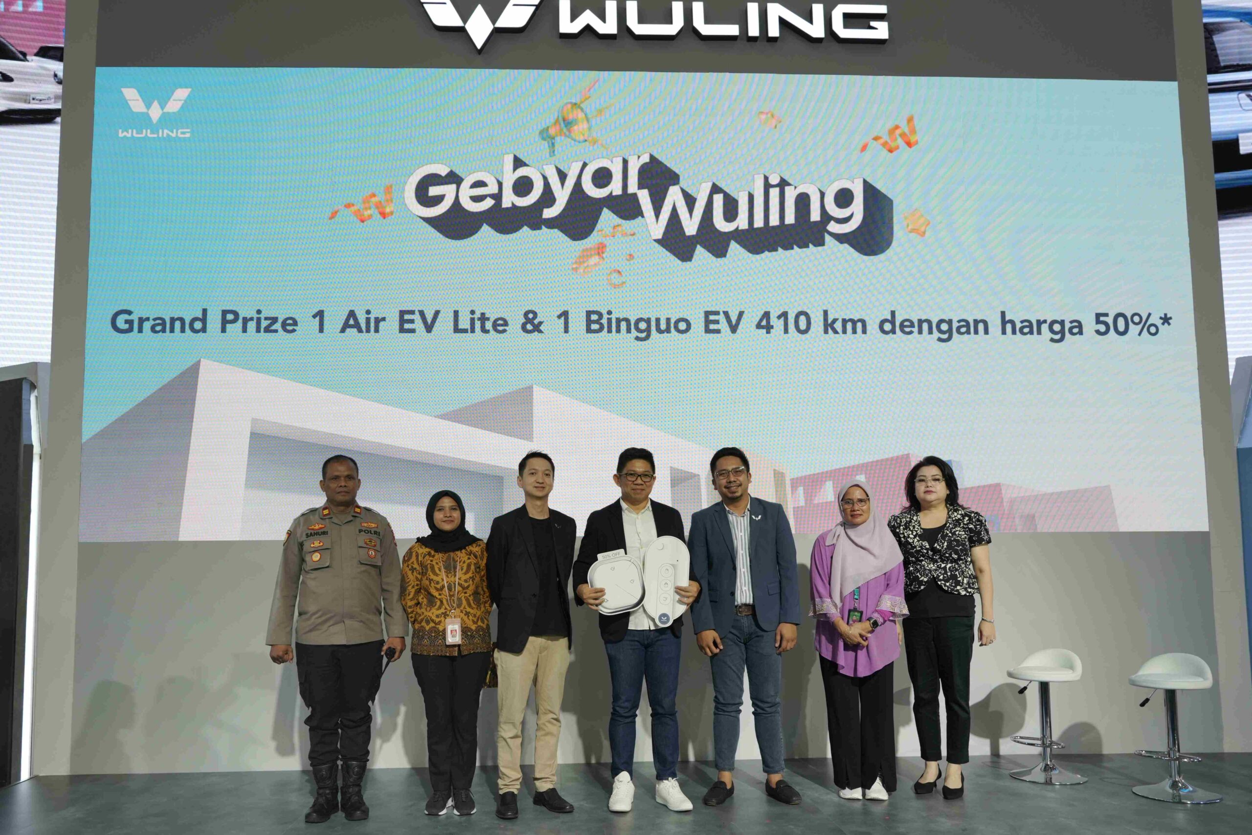 Apakabar.co.id - Wuling Umumkan Pemenang Grand Prize GIIAS 2024 pada acara Wuling September Meriah di The Forum Mall Kelapa Gading 3, Jakarta