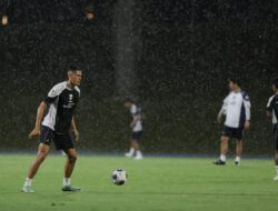 Latihan Timnas Indonesia Terganggu, Shin Tae-yong Fokus Tingkatkan Performa Pemain