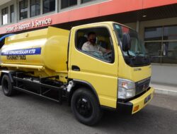 Dukung Industri Logistik, Fuso Canter Diganjar Penghargaan 7 Most Popular Brand of The Year