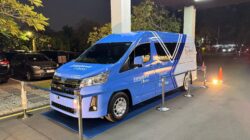 TAM berikan Toyota HiAce Premio kepada Transjakarta untuk mendukung mobilitas penyandang disabilitas - apakabar.co.id