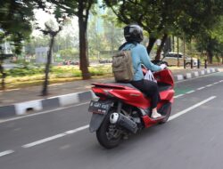 Jangan Asal Gas, Lady Bikers Harus Perhatikan 6 Aspek Ini saat Berkendara